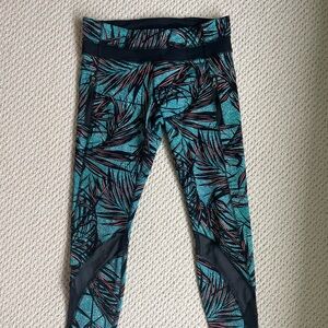 Lululemon Inspire Legging green and pink flowers Palm Lace Tofino Teal